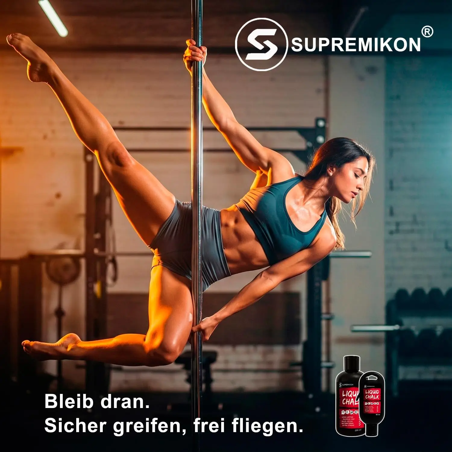 Tänzerin an der Poledance-Stange